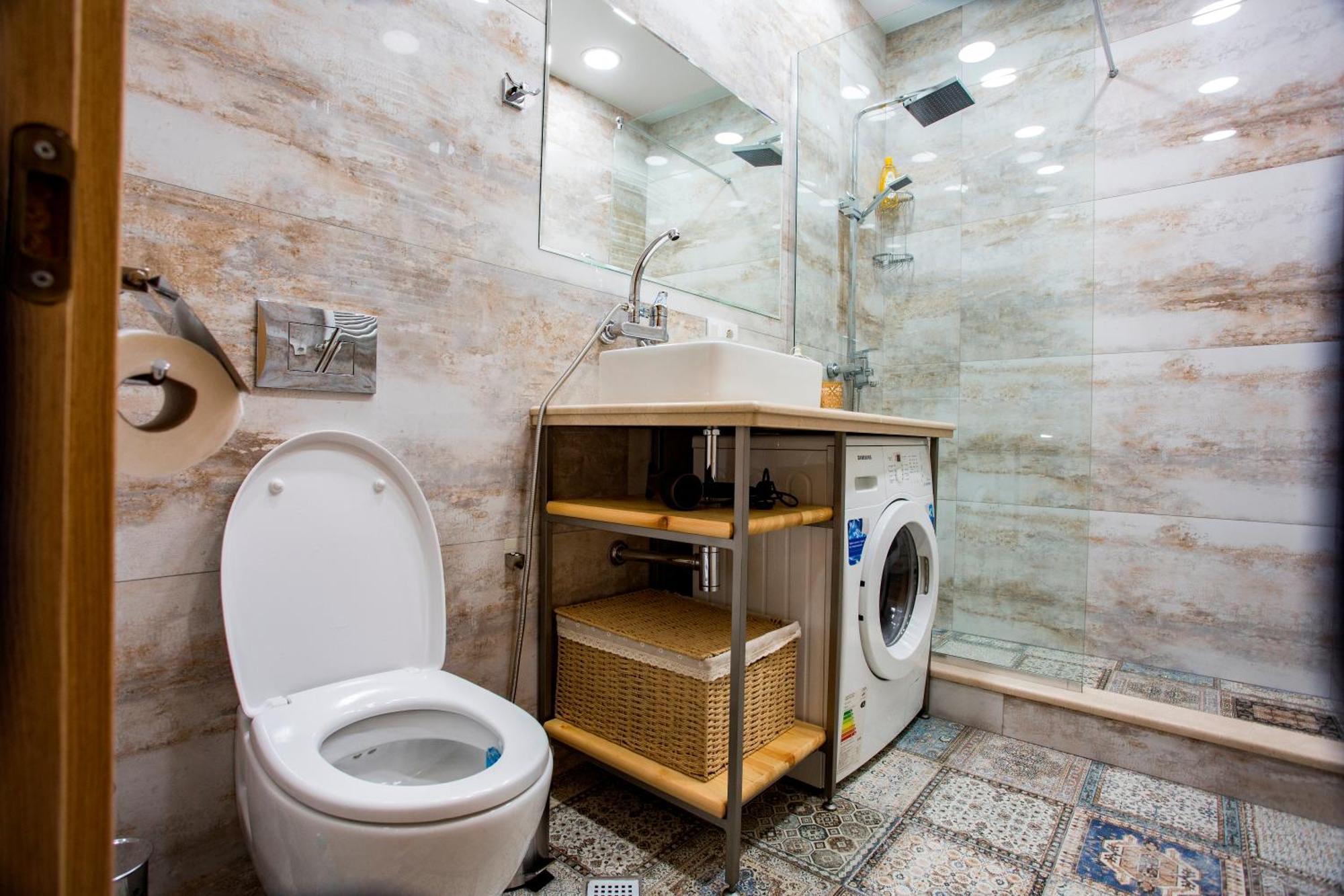 Yellow Apartment In Avlabari Tbilisi Bagian luar foto