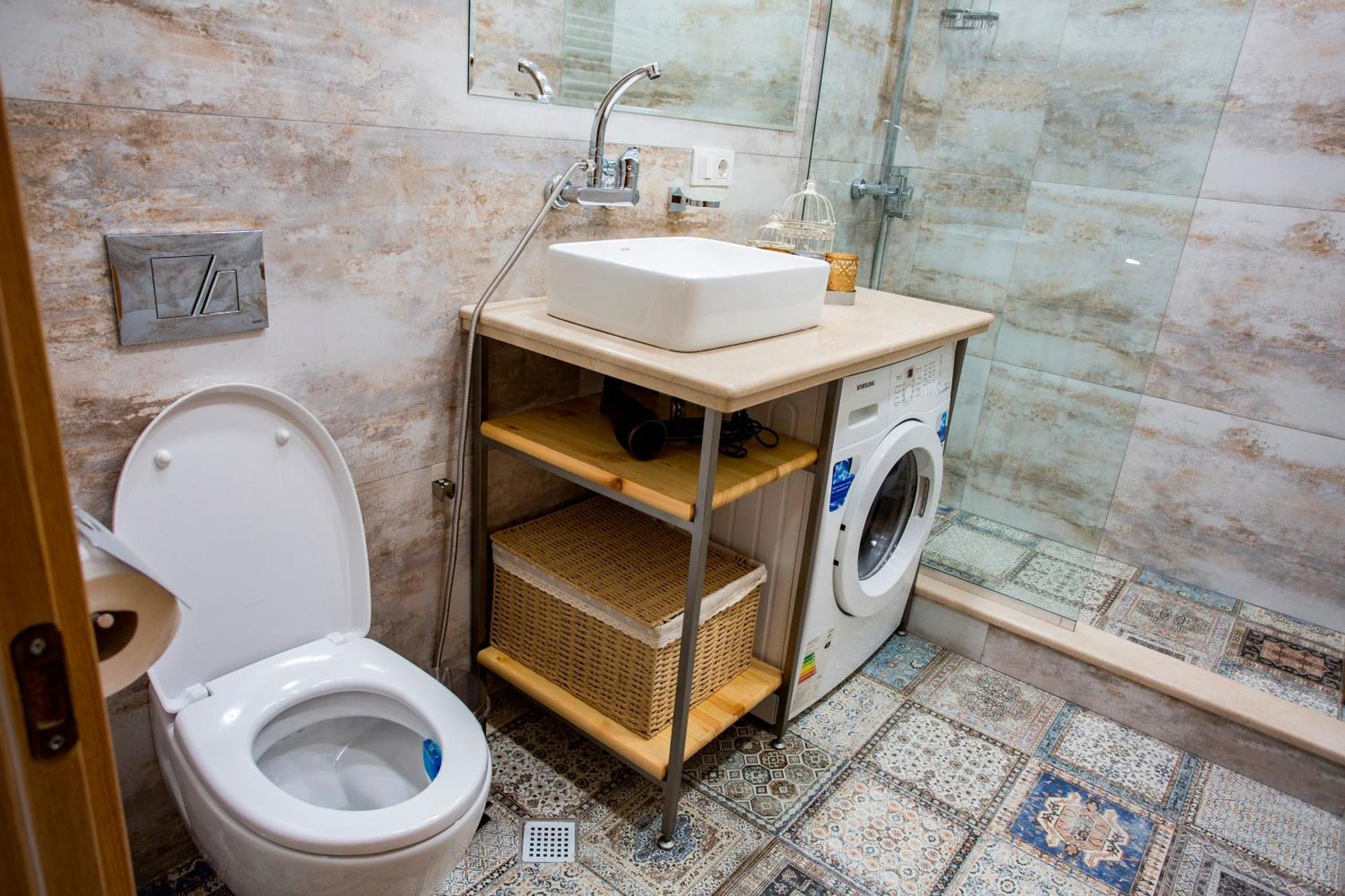 Yellow Apartment In Avlabari Tbilisi Bagian luar foto