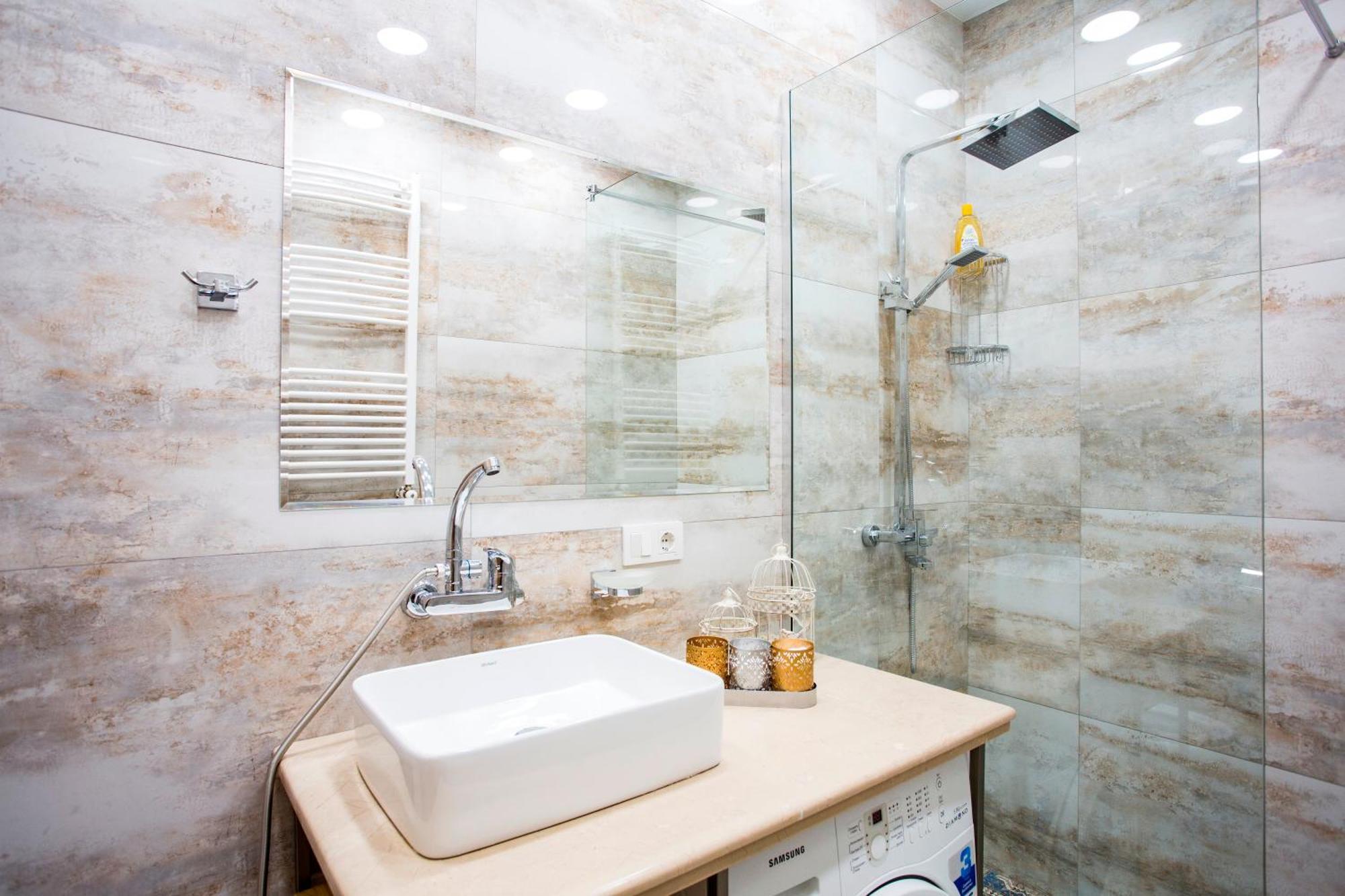 Yellow Apartment In Avlabari Tbilisi Bagian luar foto